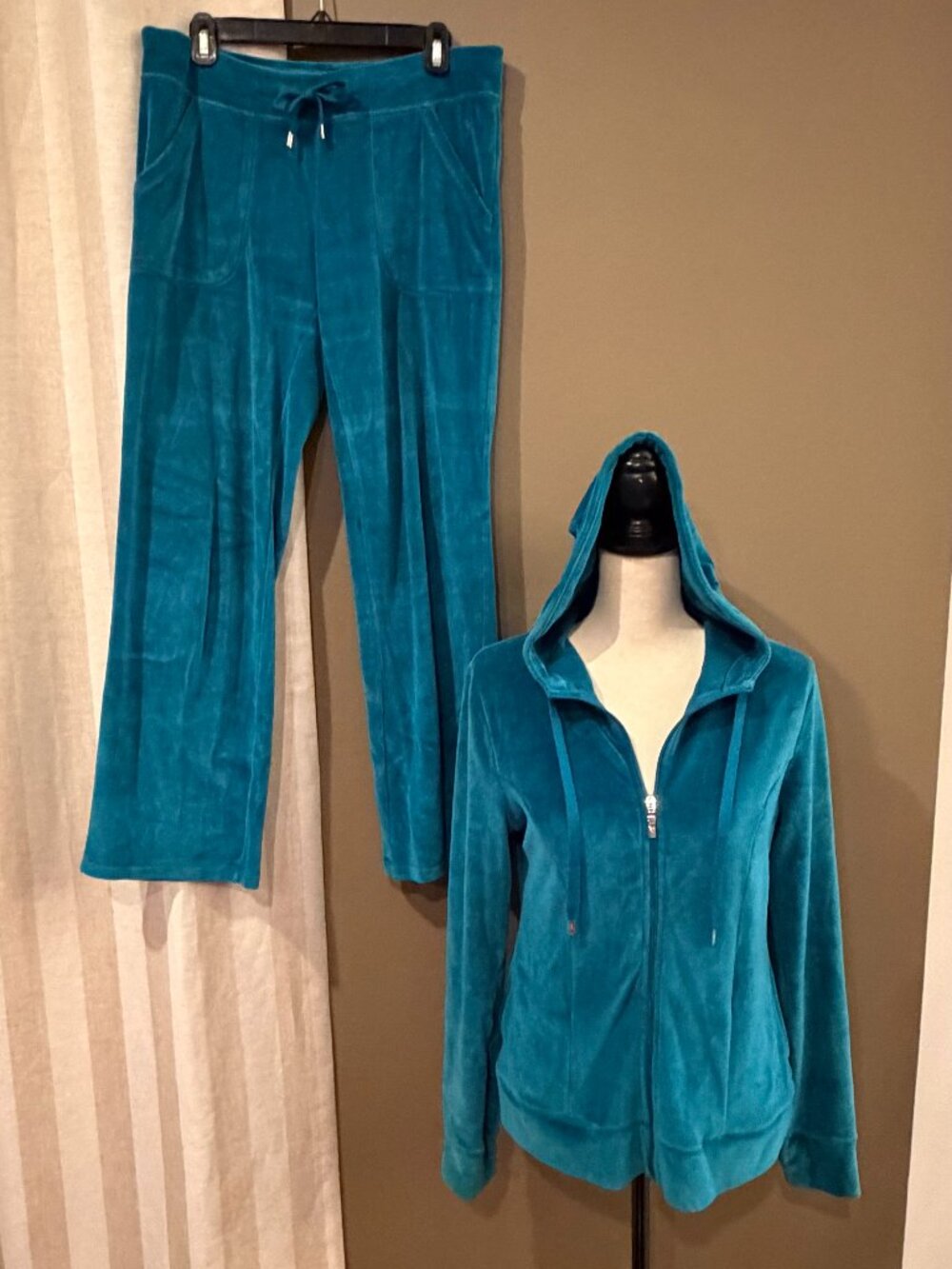 Danskin Now Women's Teal Velour Hooded Track Suit Comfy Lounge, Size Medium